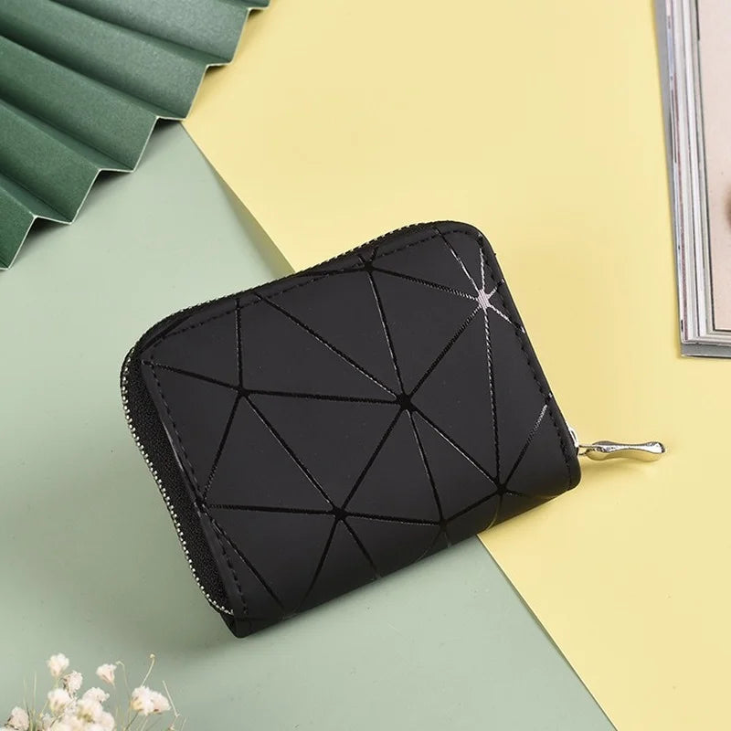 Simple Ladies Wallet Women's Wallet Made of Leather Female Diamond Short Wallet Wrist Strap Zipper Wallet Mobile Phone Bag