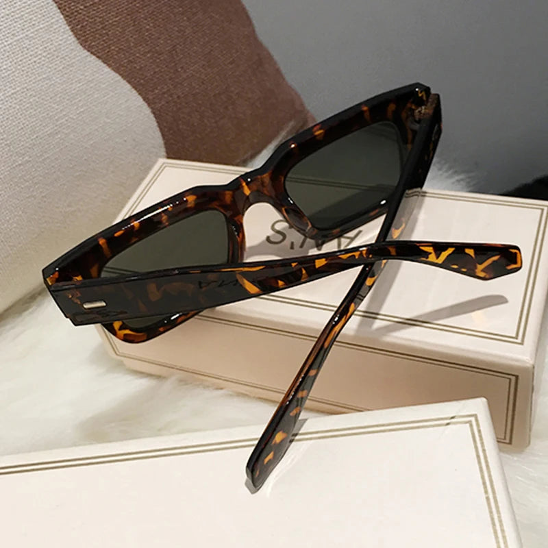 Brand Designer Square Sunglasses Women Men Ocean Color Shades Sun Glasses Female Fashion Rectangle Rivet Oculos De Sol 
