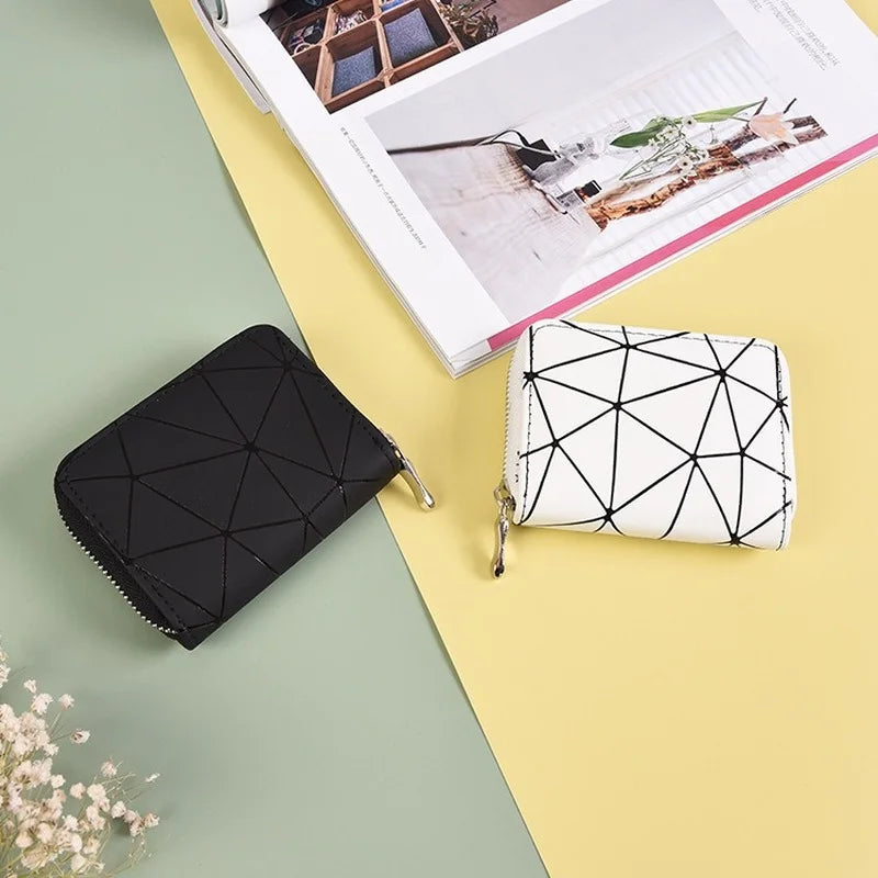 Simple Ladies Wallet Women's Wallet Made of Leather Female Diamond Short Wallet Wrist Strap Zipper Wallet Mobile Phone Bag